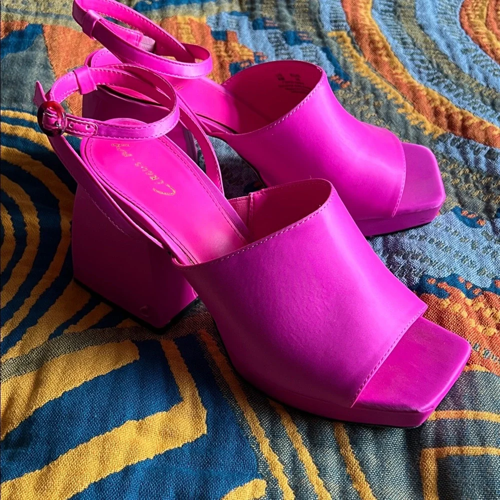 Circus by Sam Edelman Fuchsia Platform Heels